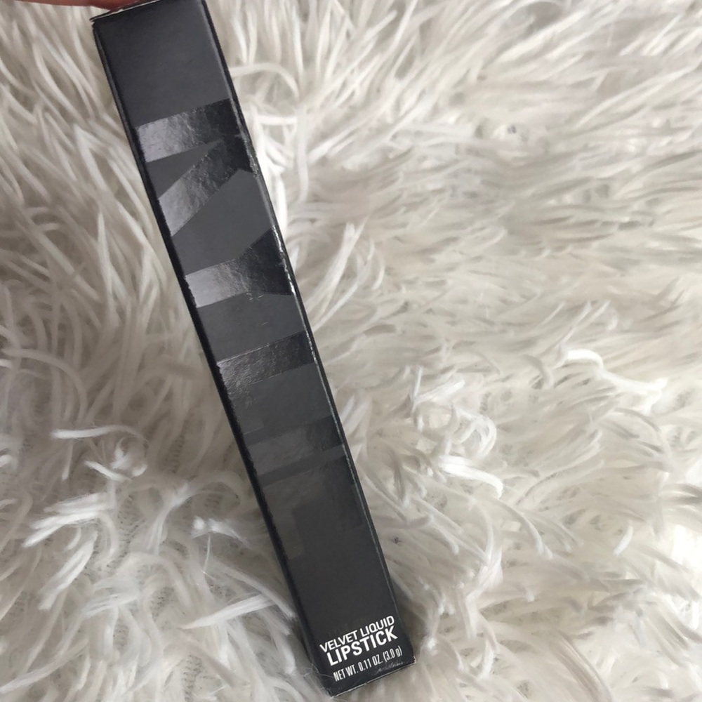 Kylie cosmetics basic velvet liquid lipstick